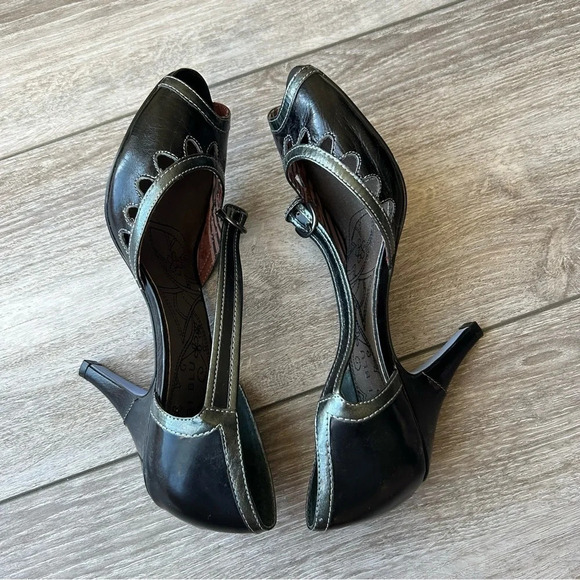 Bobbi Blu Strappy Shiny Leather Peep Toe Pumps - Picture 10 of 15